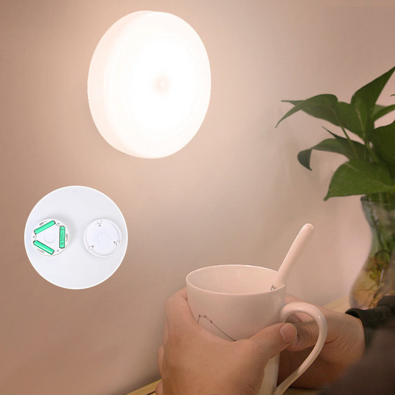 ✨ Say Goodbye to Fumbling in the Dark – Motion‑Sensor Night Light for Your Home! ✨