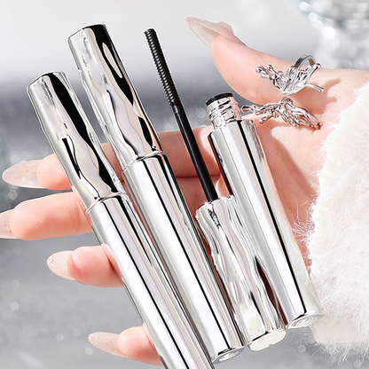 ✨Waterproof mascara with fibers – instantly lengthens and curls lashes