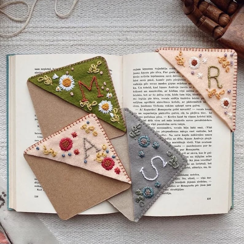 🎁Christmas 49% OFF⏳Personalized Embroidered Corner Bookmark - newbeew
